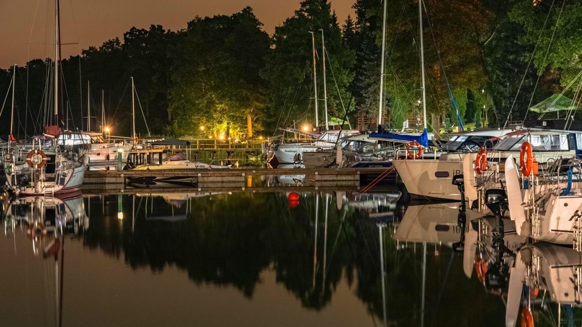 Hotel Labedzi Ostrow Osrodek Wypoczynkowy à Piekna Gora Extérieur photo